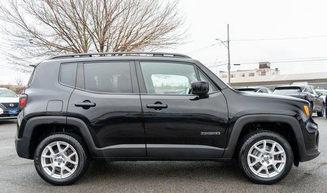 Used 2020 Jeep Renegade Latitude w/ Cold Weather Group AWD/4WD image 5