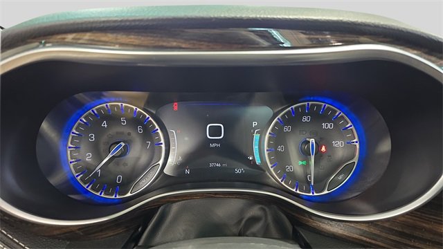 Used 2024 Chrysler Pacifica Limited image 10