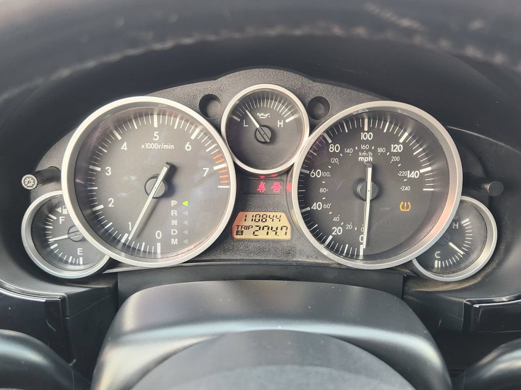 Used 2008 MAZDA MX-5 Miata Sport RWD image 18