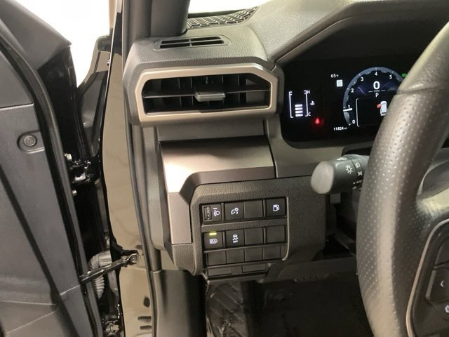 Used 2025 Toyota 4Runner SR5 image 14