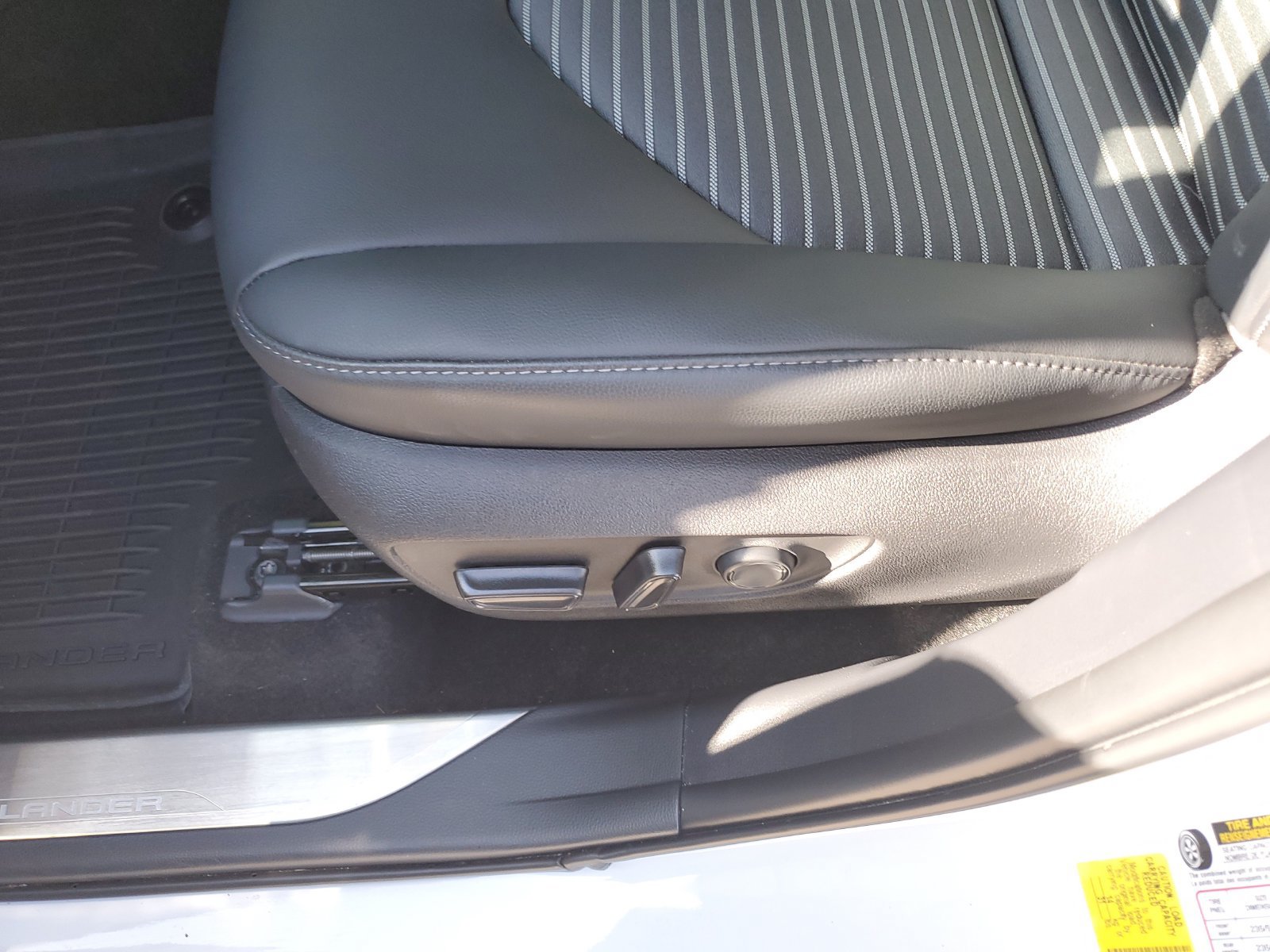 Certified 2026 Toyota Highlander XSE AWD/4WD image 19