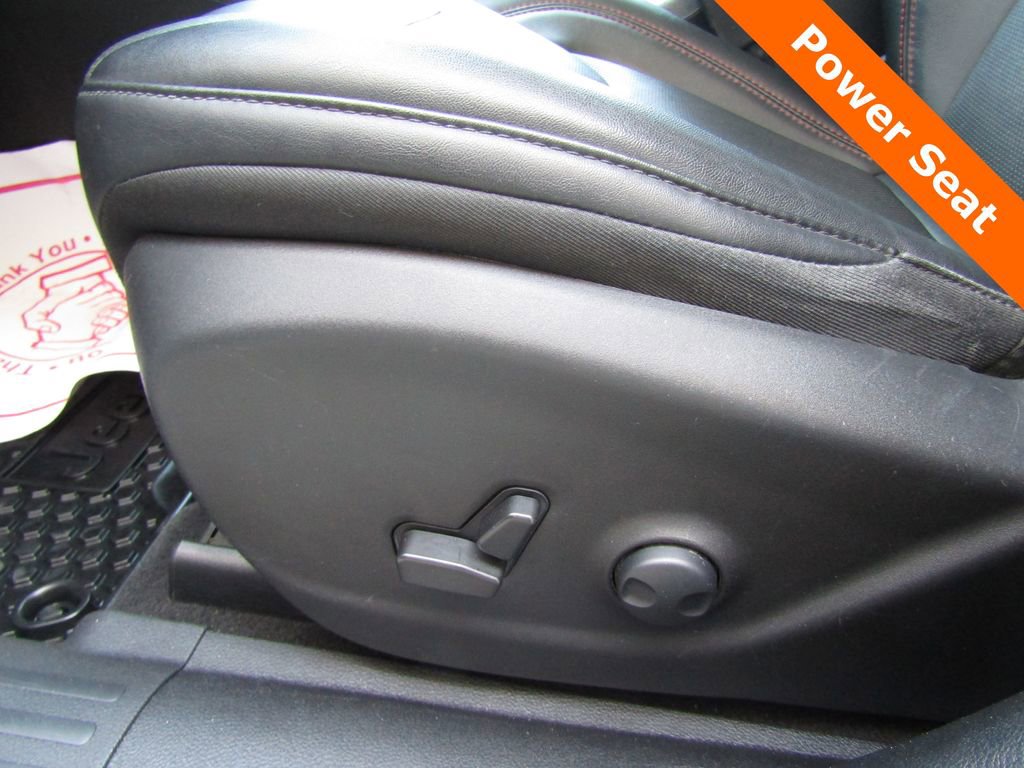 Used 2022 Jeep Cherokee Trailhawk w/ Premium Leather Package AWD/4WD image 7