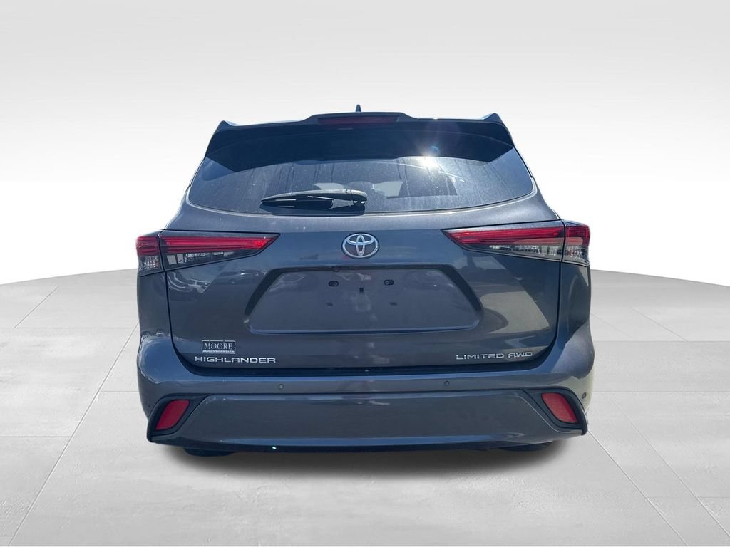 Used 2020 Toyota Highlander Limited AWD/4WD image 8