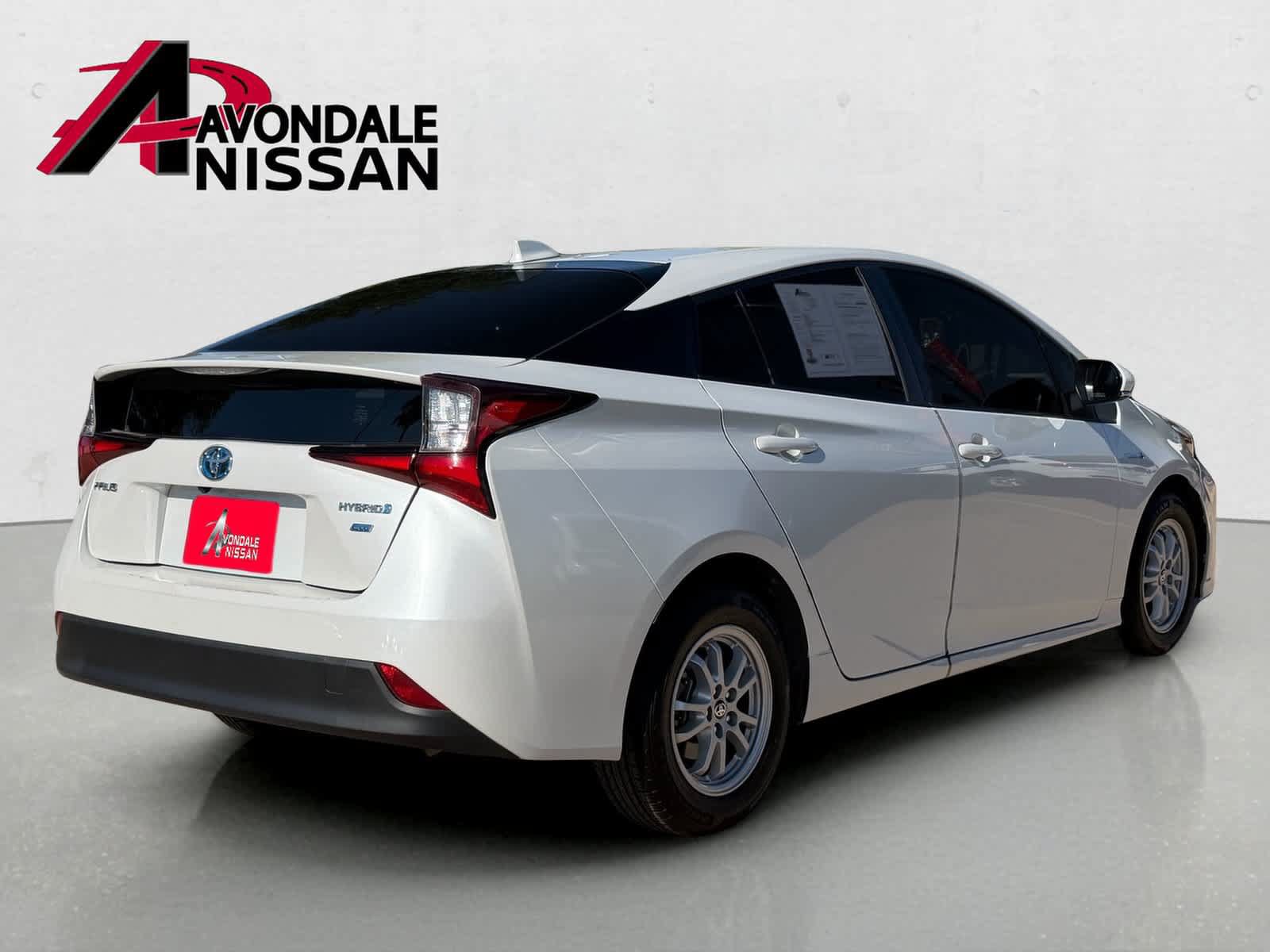 Used 2021 Toyota Prius L Eco w/ Carpet Mat Package (TMS) FWD image 6
