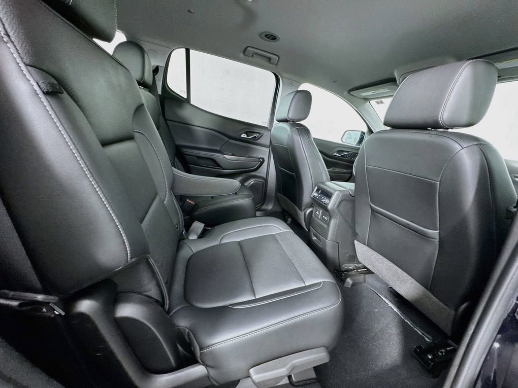 Used 2022 GMC Acadia SLT w/ Technology Package FWD image 34