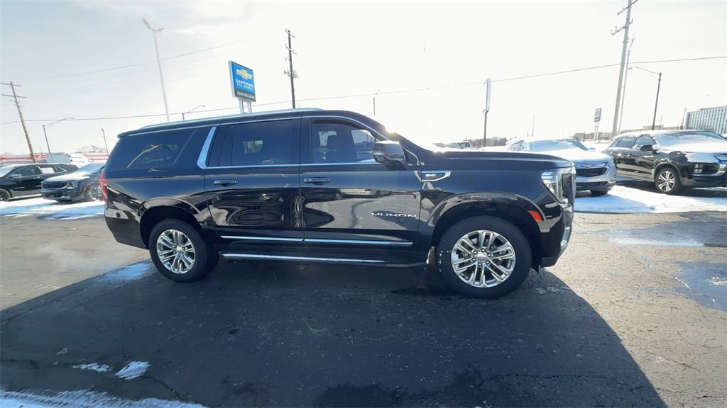 Used 2021 GMC Yukon XL SLT image 9