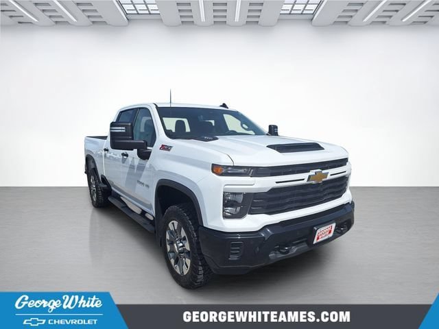 Used 2025 Chevrolet Silverado 2500 Custom w/ Custom Value Package AWD/4WD image 1