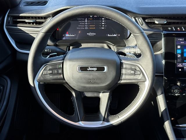 Used 2025 Jeep Grand Cherokee Altitude image 13