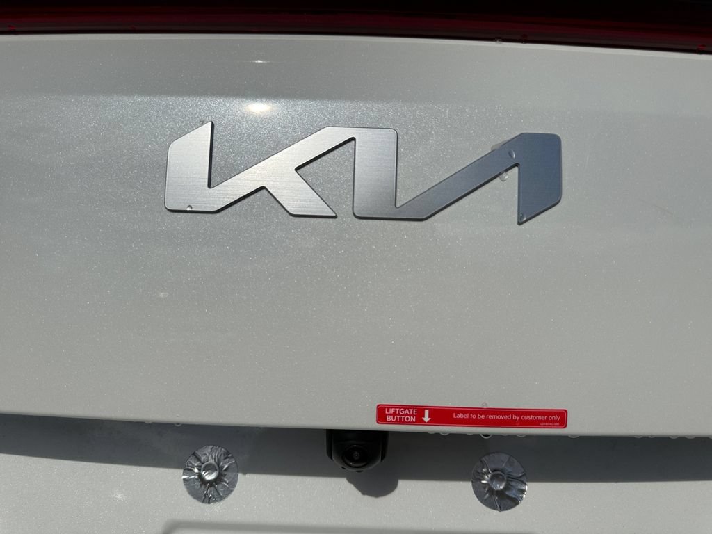 New 2026 Kia Carnival LX FWD image 17