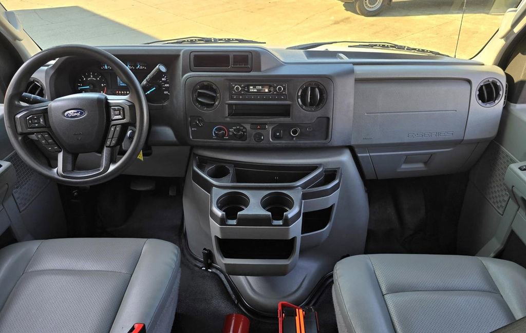 Used 2021 Ford E-450 and Econoline 450 Super Duty w/ Power Windows & Locks Group image 24
