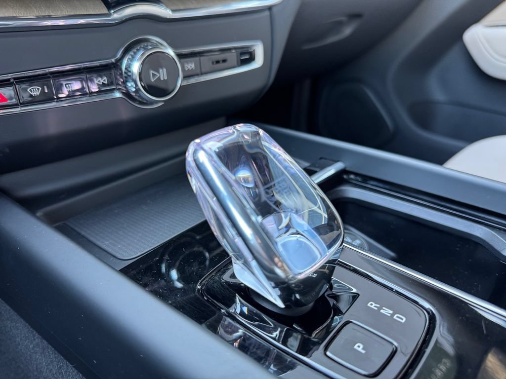 Certified 2026 Volvo XC60 B5 Plus AWD/4WD image 16