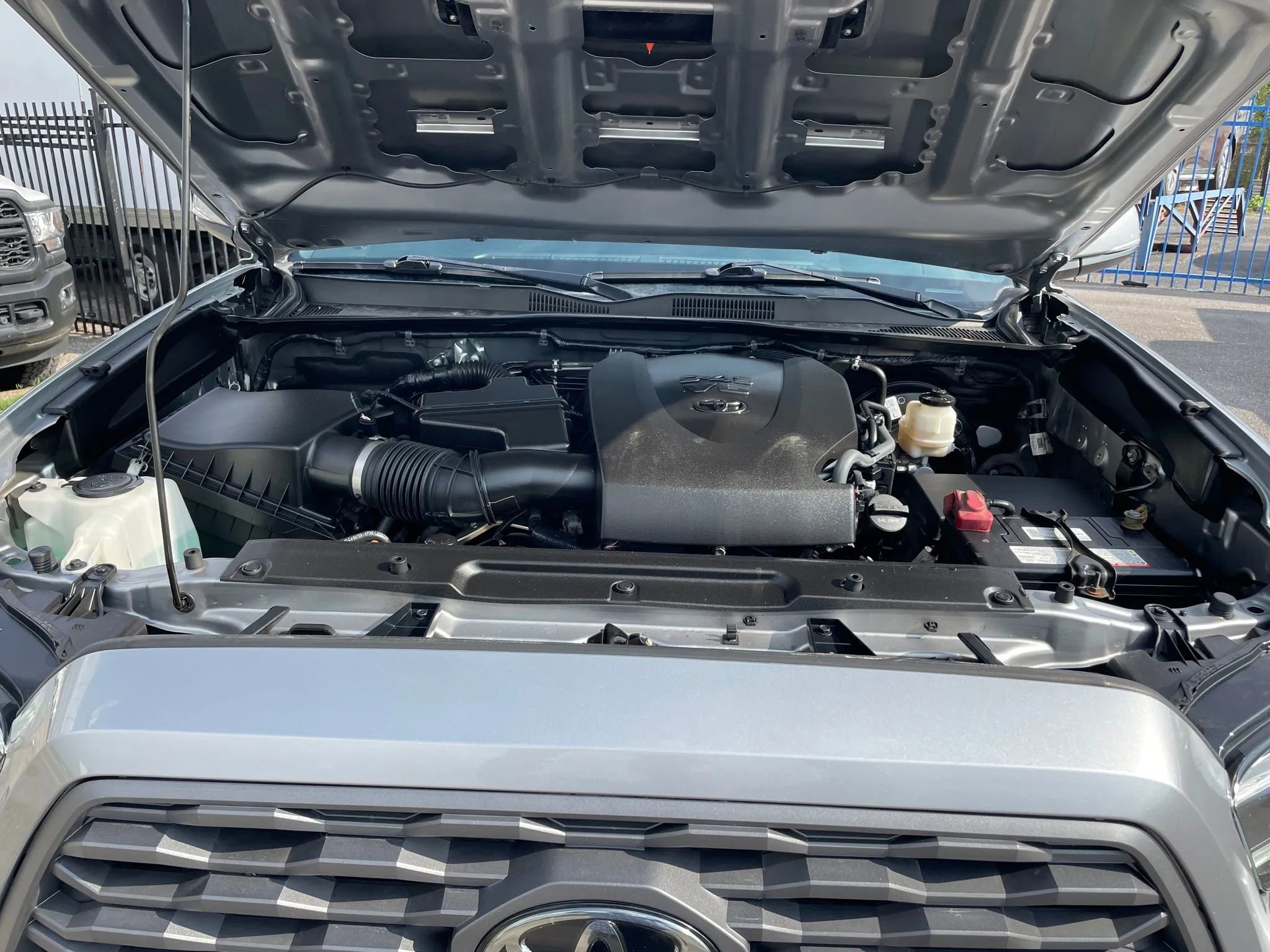 Used 2021 Toyota Tacoma TRD Sport w/ Technology Package image 8