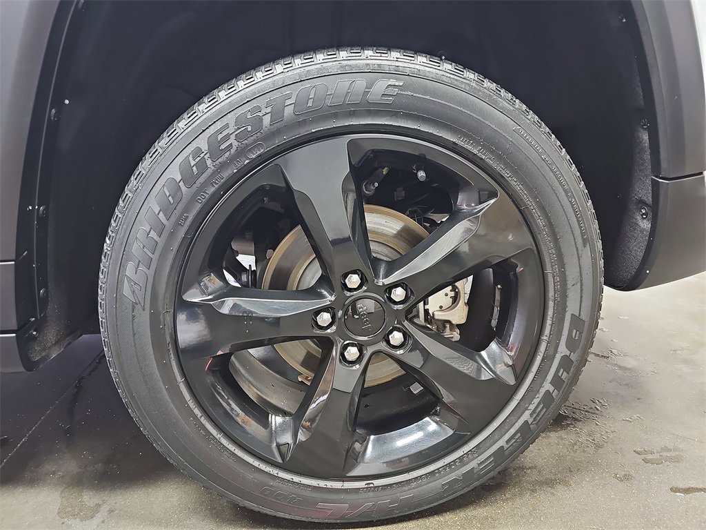 Used 2023 Jeep Grand Cherokee Altitude image 32