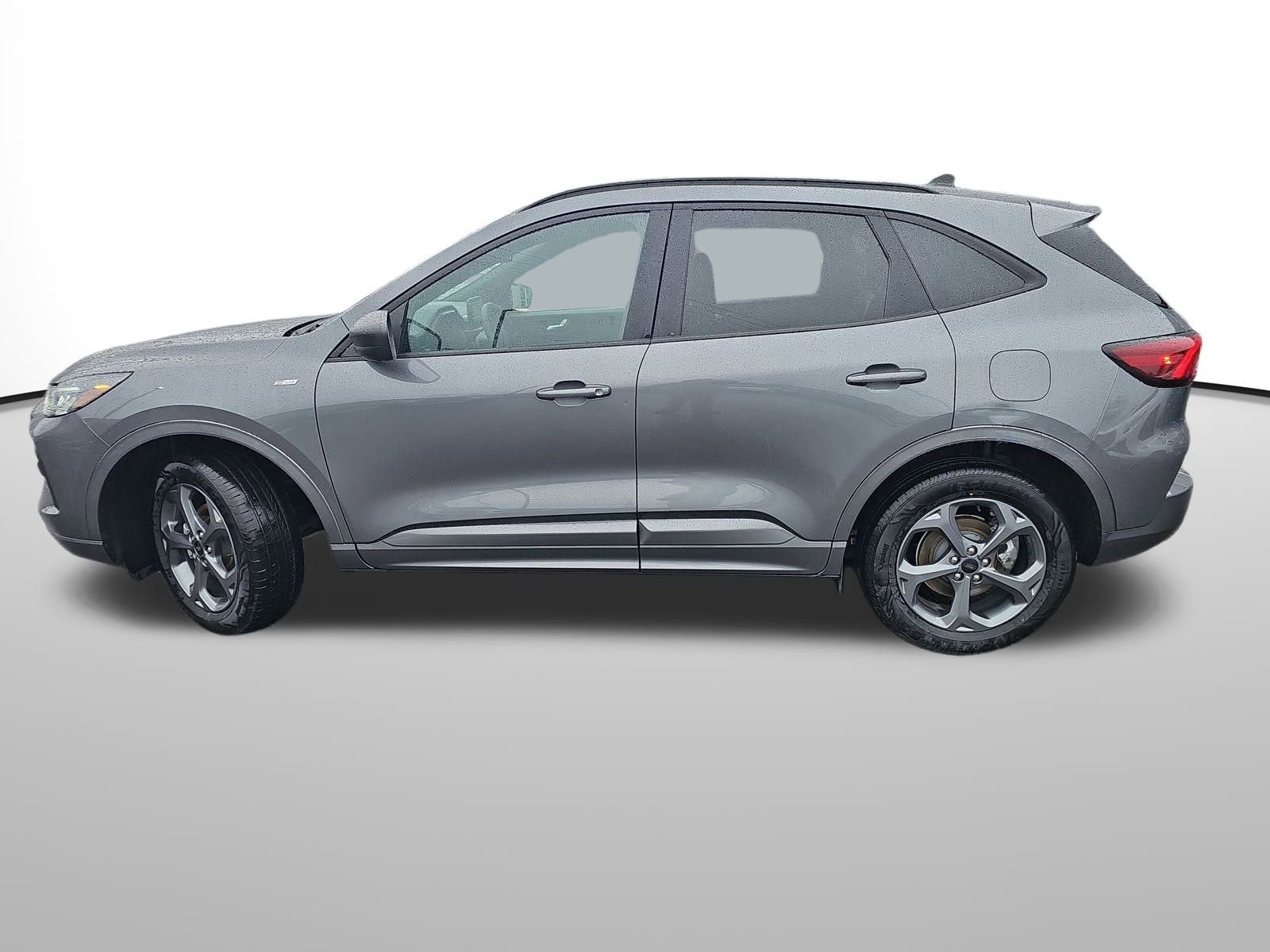 Used 2024 Ford Escape ST-Line image 2