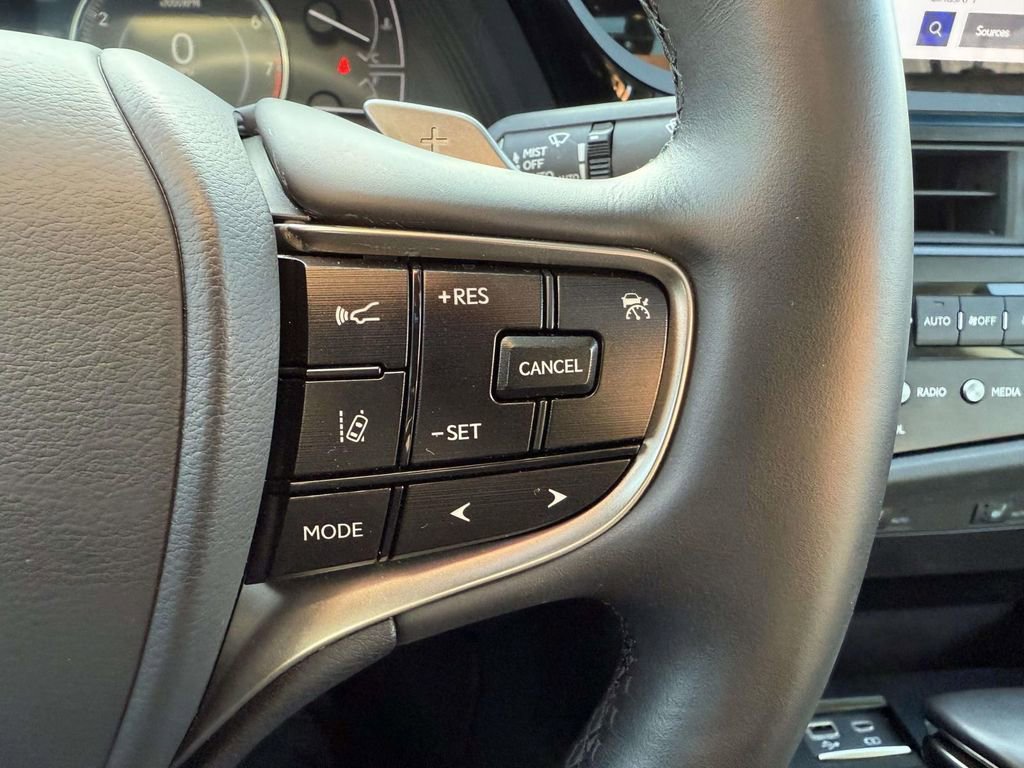 Used 2025 Lexus ES 350 Premium image 22