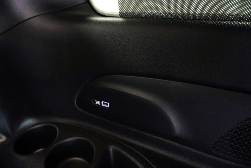 Used 2019 Chrysler Pacifica Touring-L FWD image 7