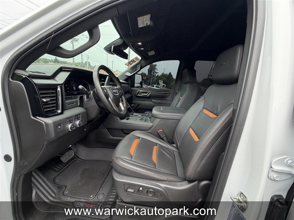 Used 2025 GMC Sierra 2500 AT4 AWD/4WD image 5