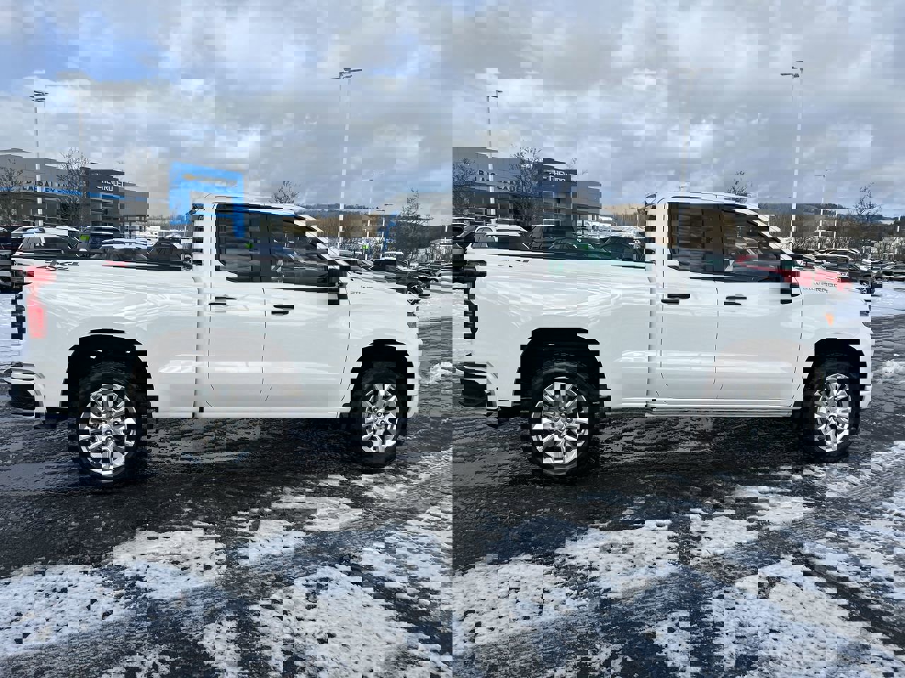 Used 2023 Chevrolet Silverado 1500 Custom image 8