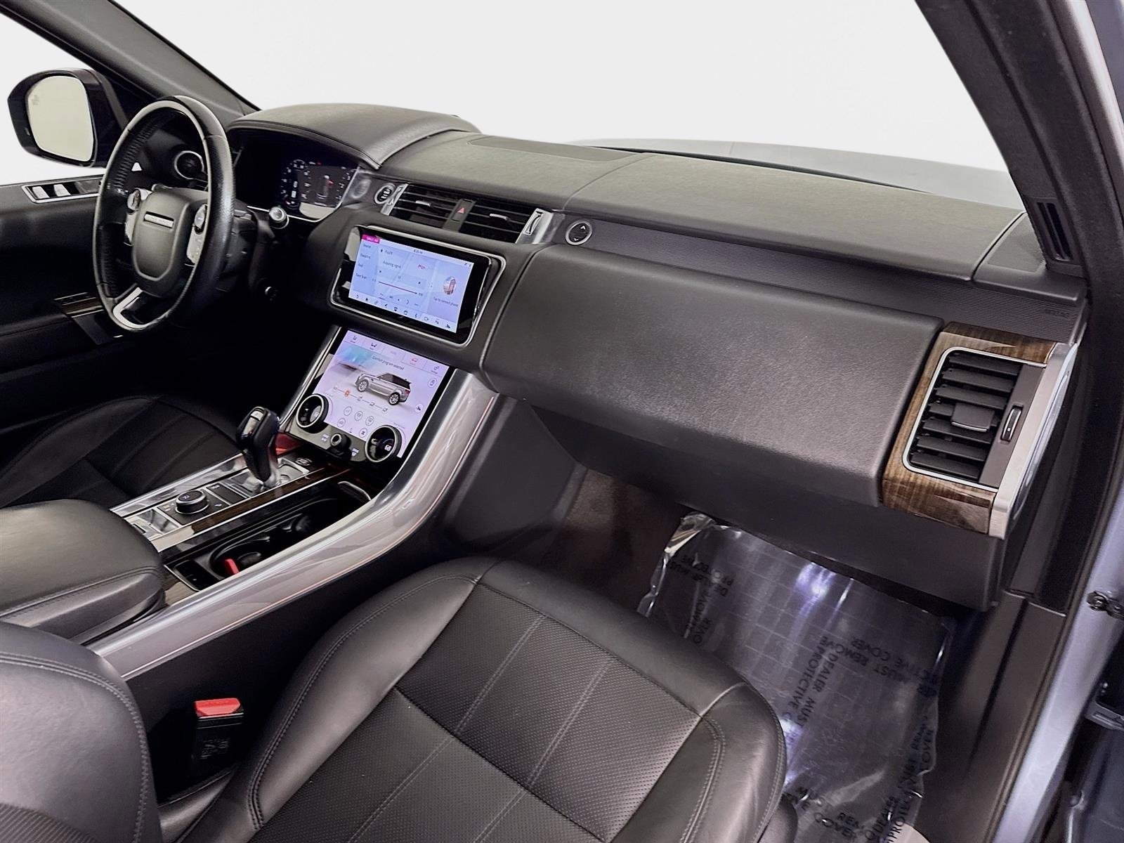 Used 2020 Land Rover Range Rover Sport HSE image 32