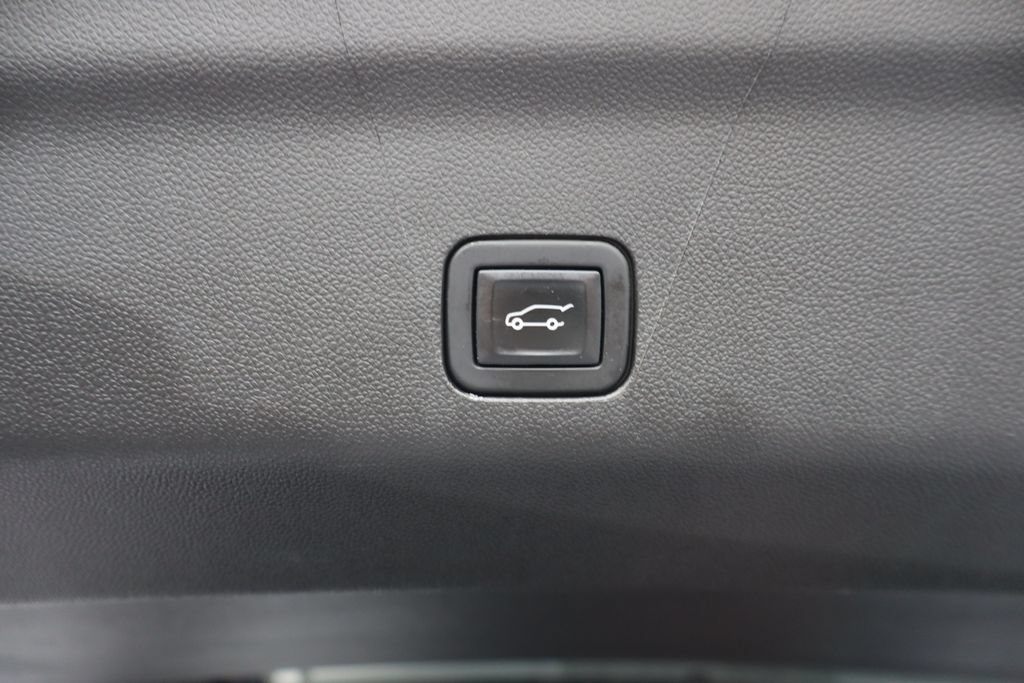 Used 2022 Chevrolet Tahoe RST AWD/4WD image 25