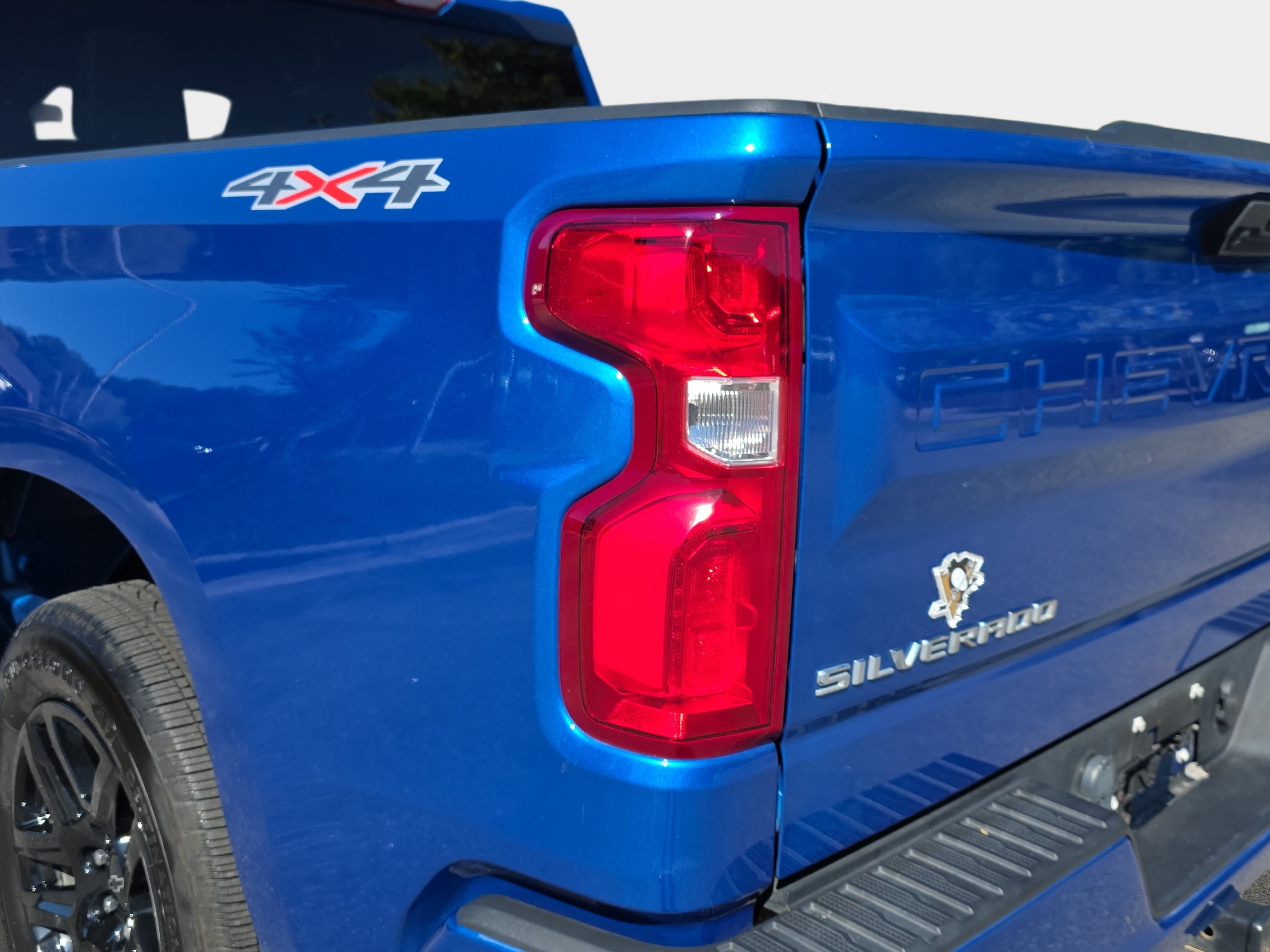 Used 2024 Chevrolet Silverado 1500 RST AWD/4WD image 30