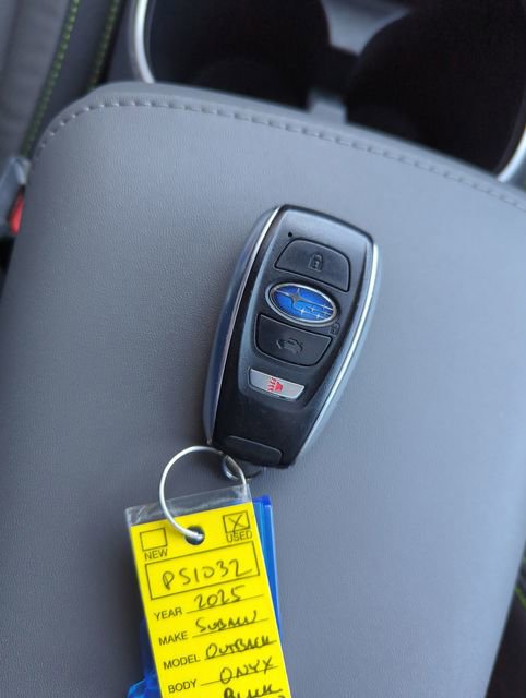 Used 2025 Subaru Outback Onyx Edition image 32