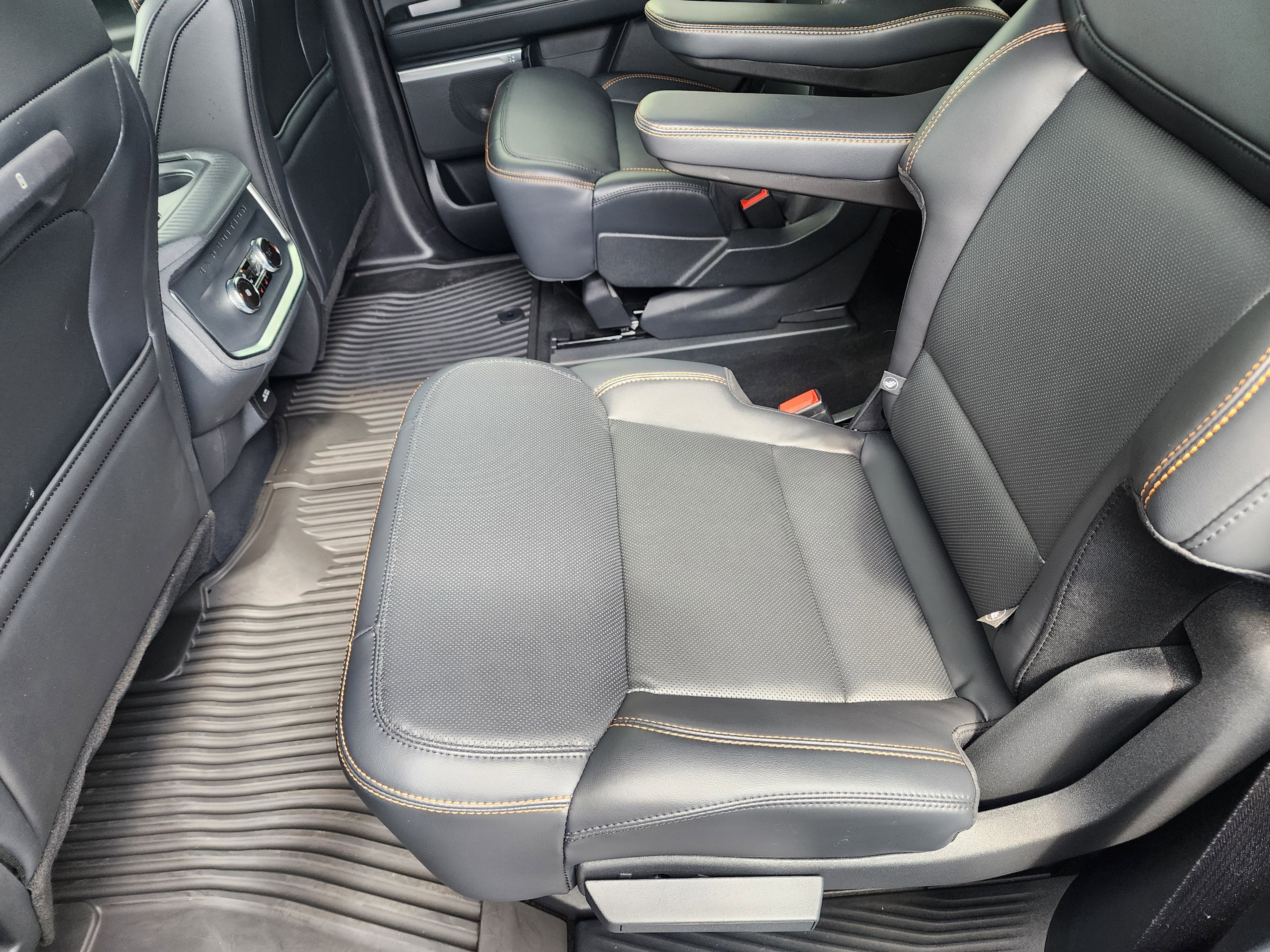 Used 2025 Ford Expedition Tremor image 13