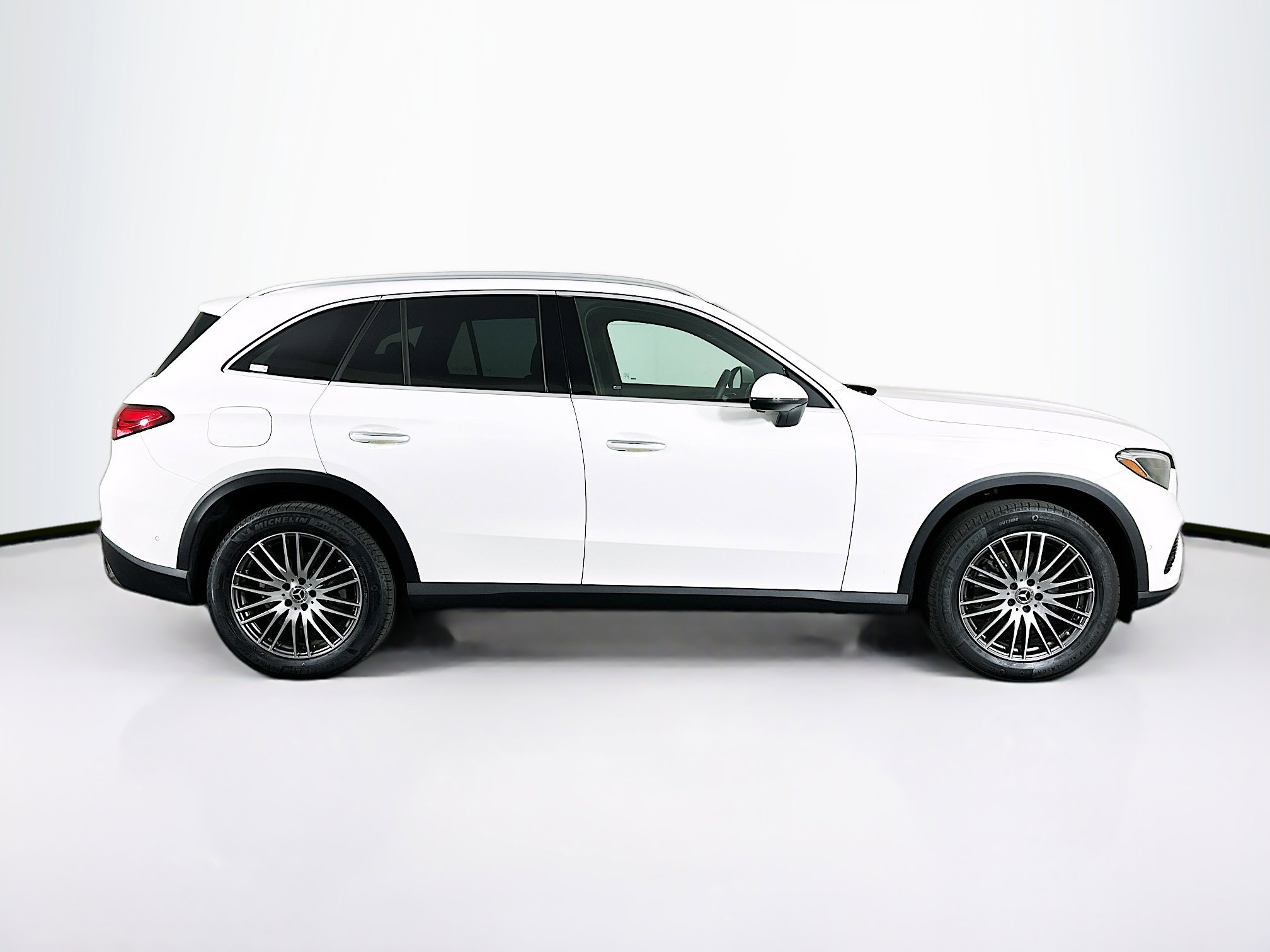 Used 2025 Mercedes-Benz GLC 300 image 10