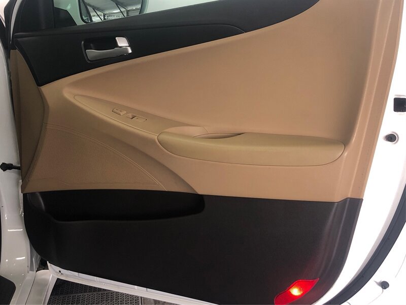Used 2012 Hyundai Sonata GLS FWD image 15