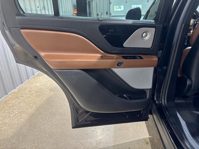 Used 2022 Lincoln Aviator Reserve w/ Equipment Group 201A image 24