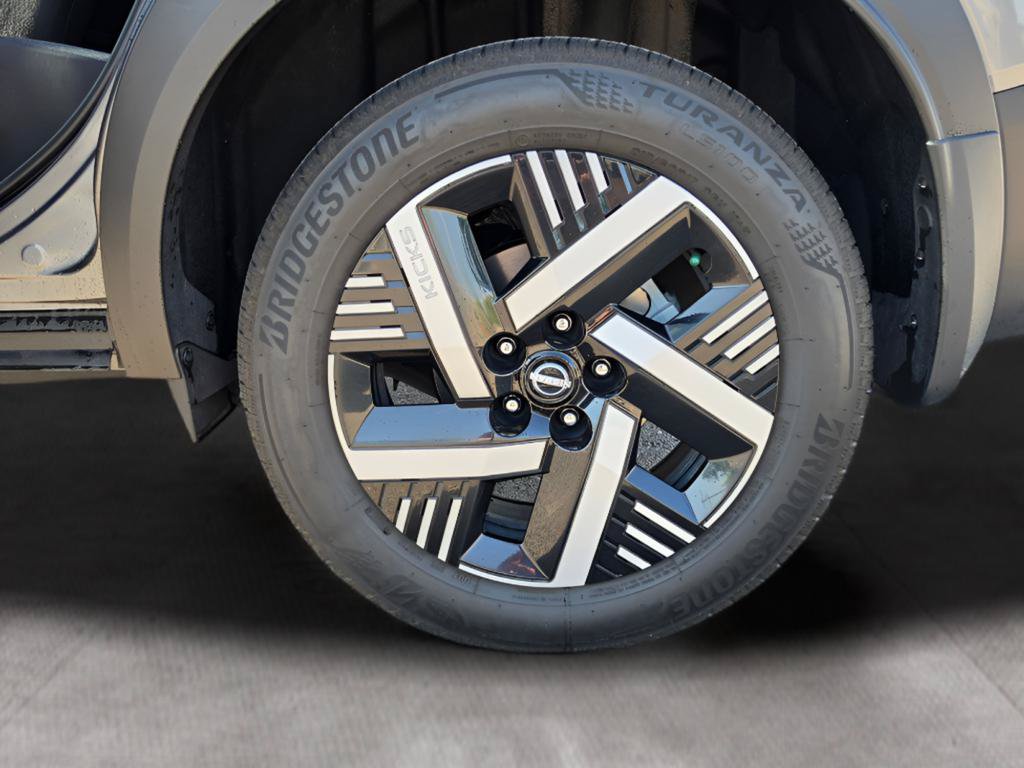 Used 2025 Nissan Kicks SV FWD image 34