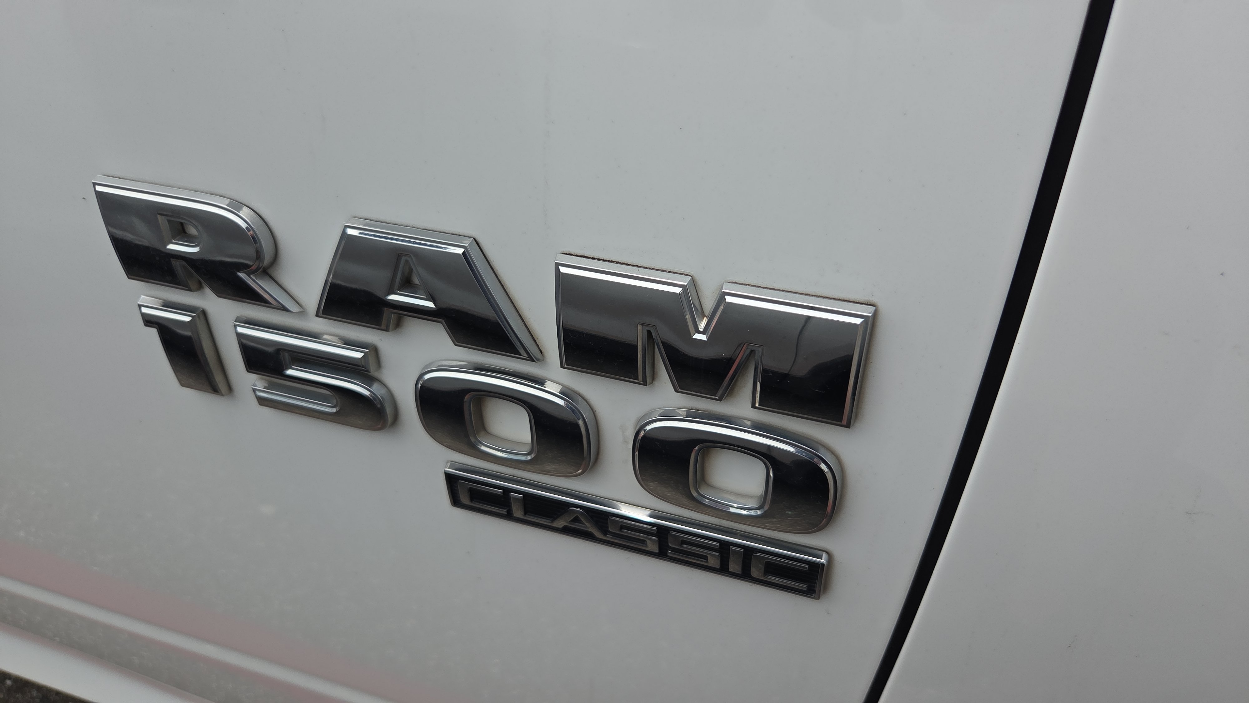 Used 2022 RAM 1500 Classic SLT RWD image 4