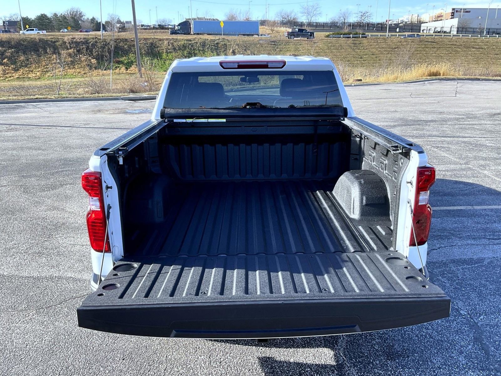 Used 2022 Chevrolet Silverado 1500 LT AWD/4WD image 22