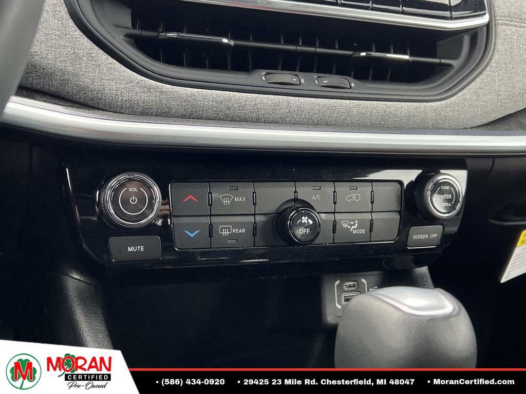 Used 2024 Jeep Compass Latitude AWD/4WD image 21
