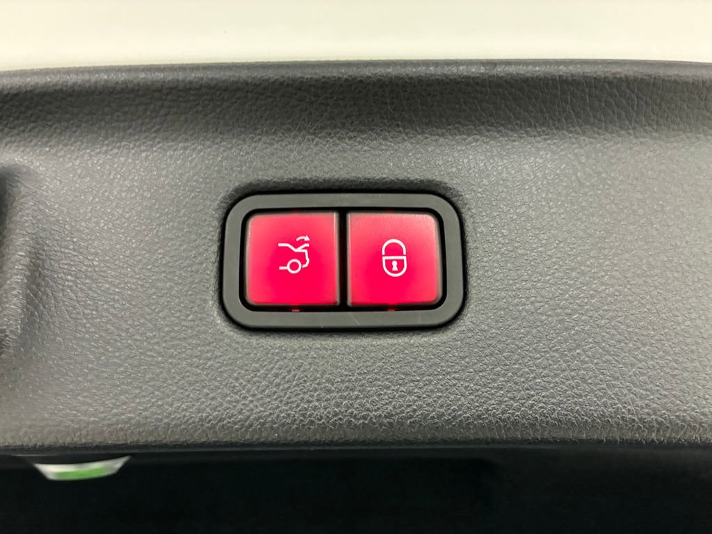 Used 2022 Mercedes-Benz S 580 4MATIC Sedan w/ AMG Line Package image 34