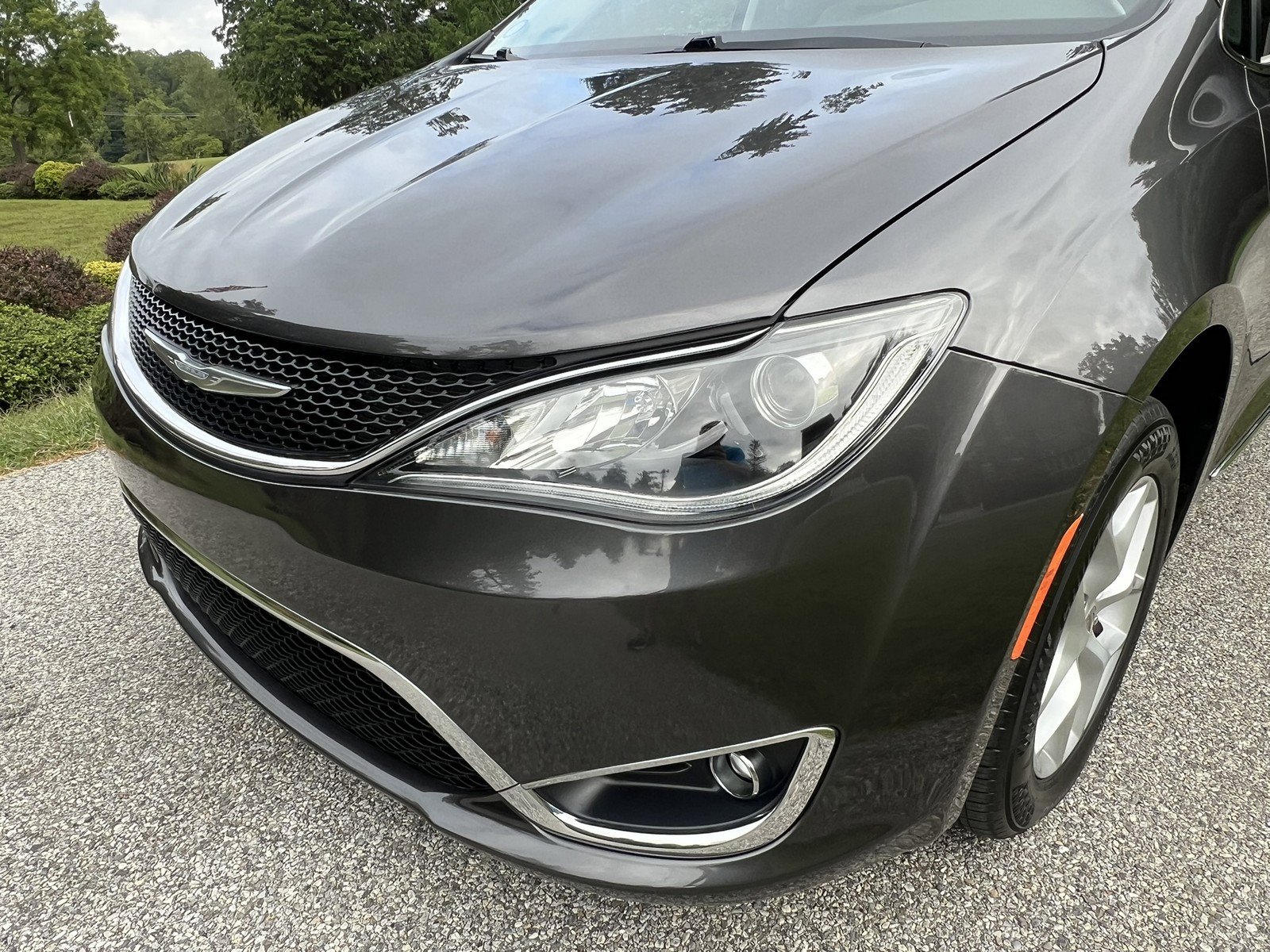 Used 2017 Chrysler Pacifica Touring-L w/ Tire & Wheel Group image 89