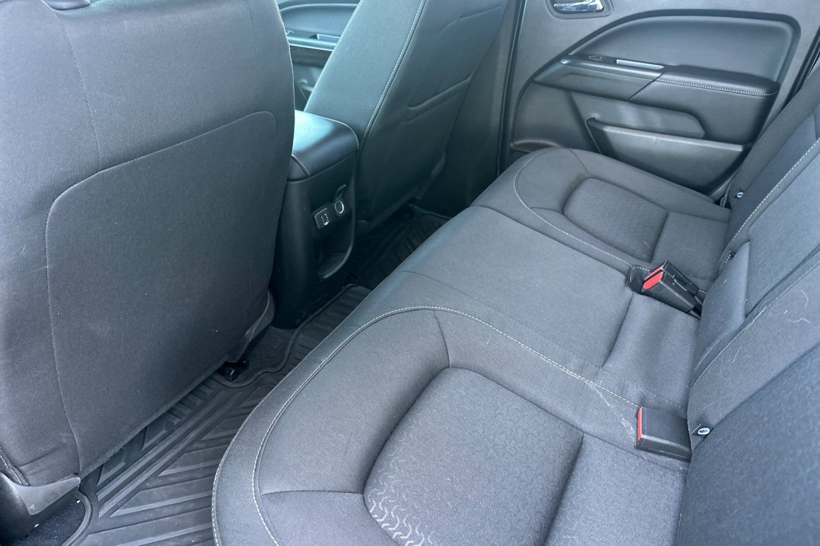 Used 2019 GMC Canyon SLE w/ Elevation Edition RWD image 14