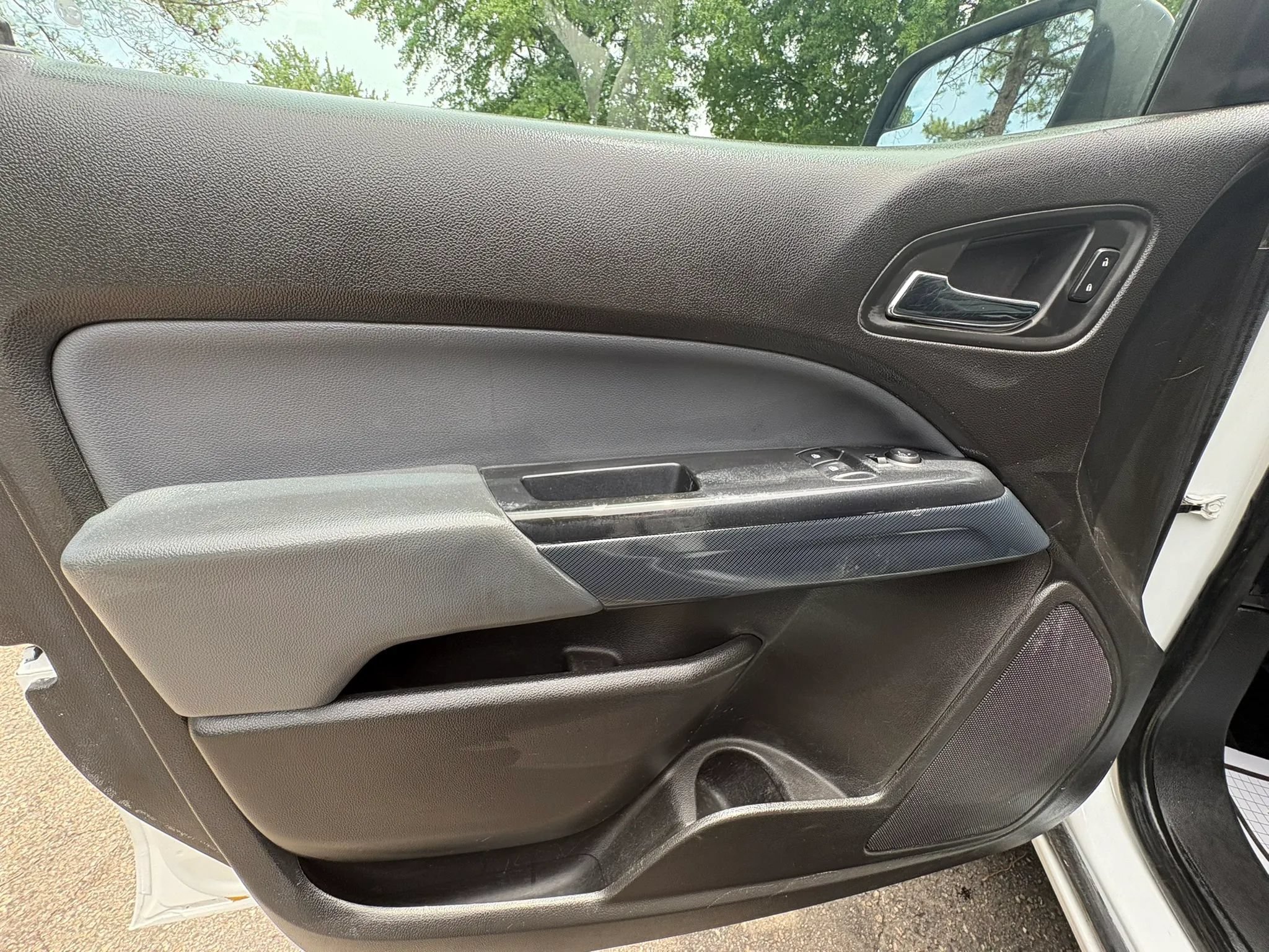 Used 2016 Chevrolet Colorado Z71 AWD/4WD image 22