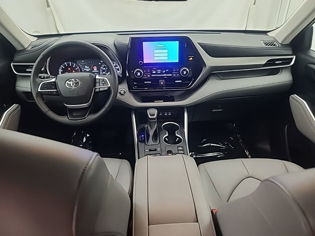 Used 2023 Toyota Highlander XLE image 20