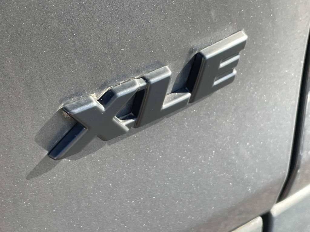Used 2023 Toyota RAV4 XLE Premium FWD image 10