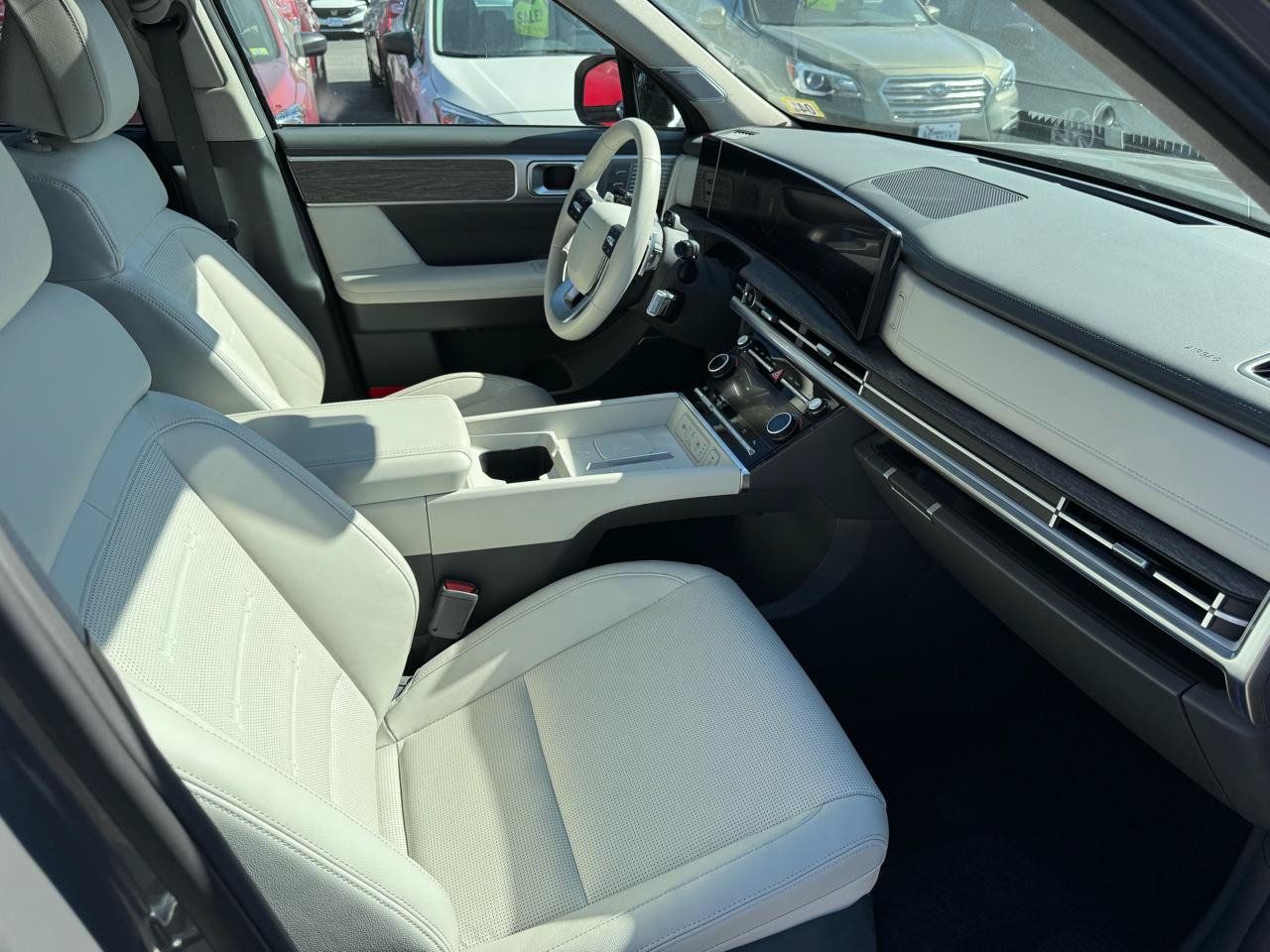 Used 2025 Hyundai Santa Fe Limited FWD image 20