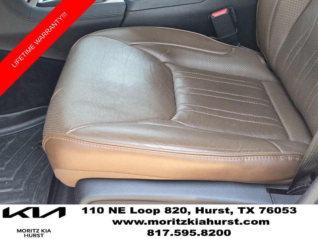 Used 2018 Chrysler 300 C w/ Sun, Sound & Nav Package RWD image 24