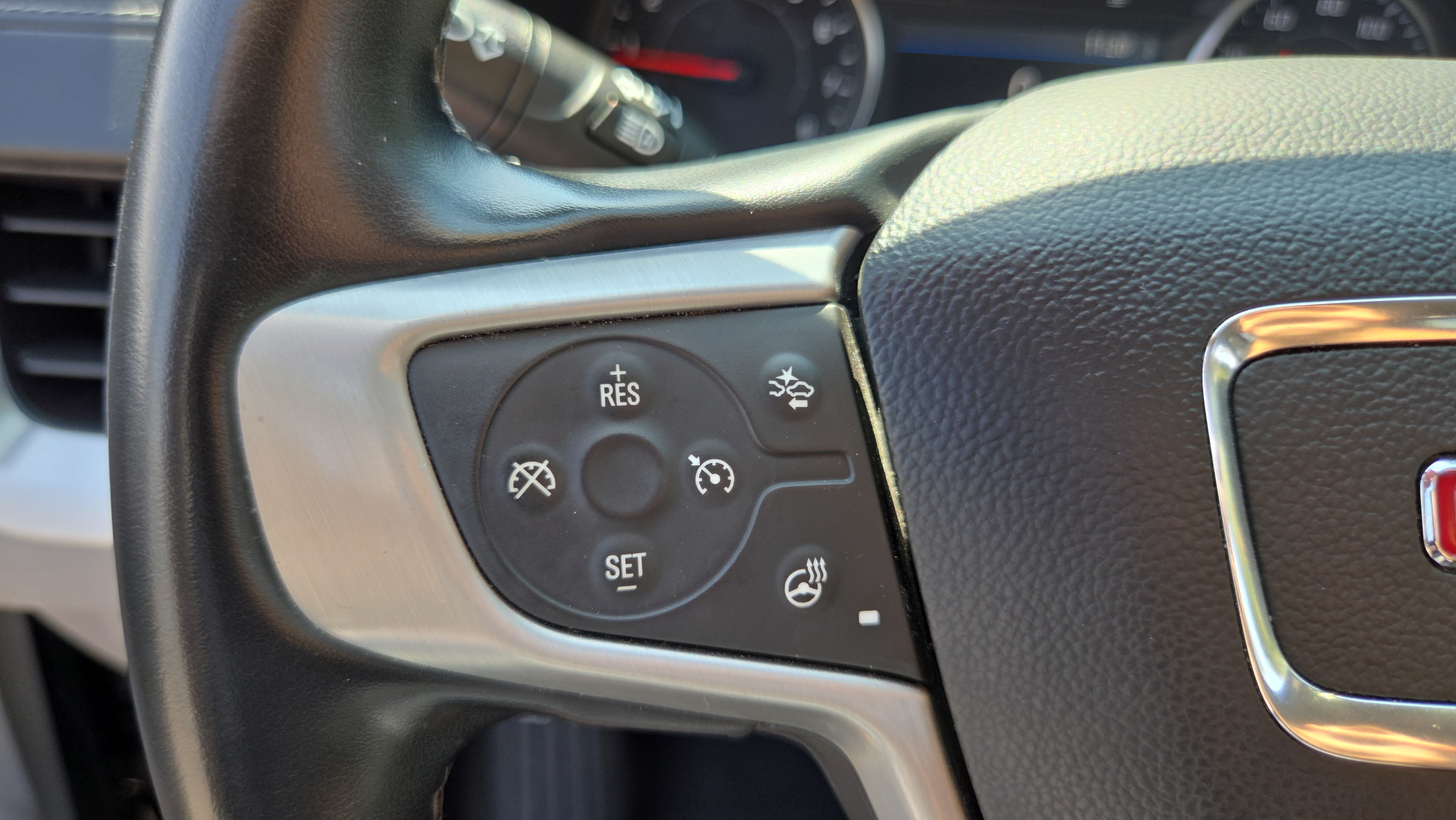 Certified 2024 GMC Terrain SLT FWD image 25
