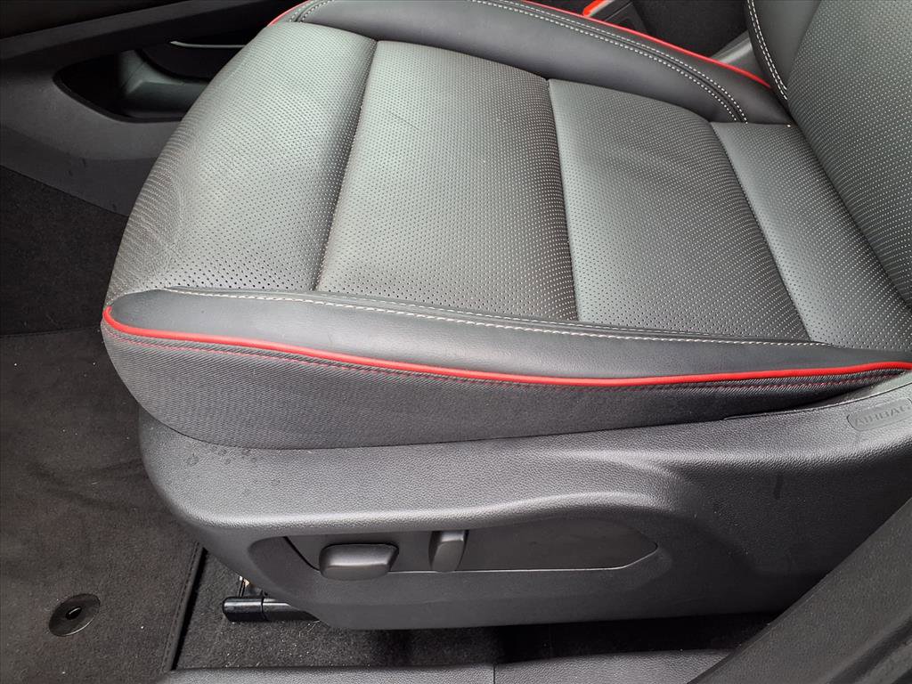 Used 2023 Buick Envision Essence w/ Sport Touring Package image 26