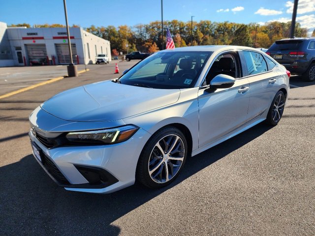 Used 2022 Honda Civic Touring image 3