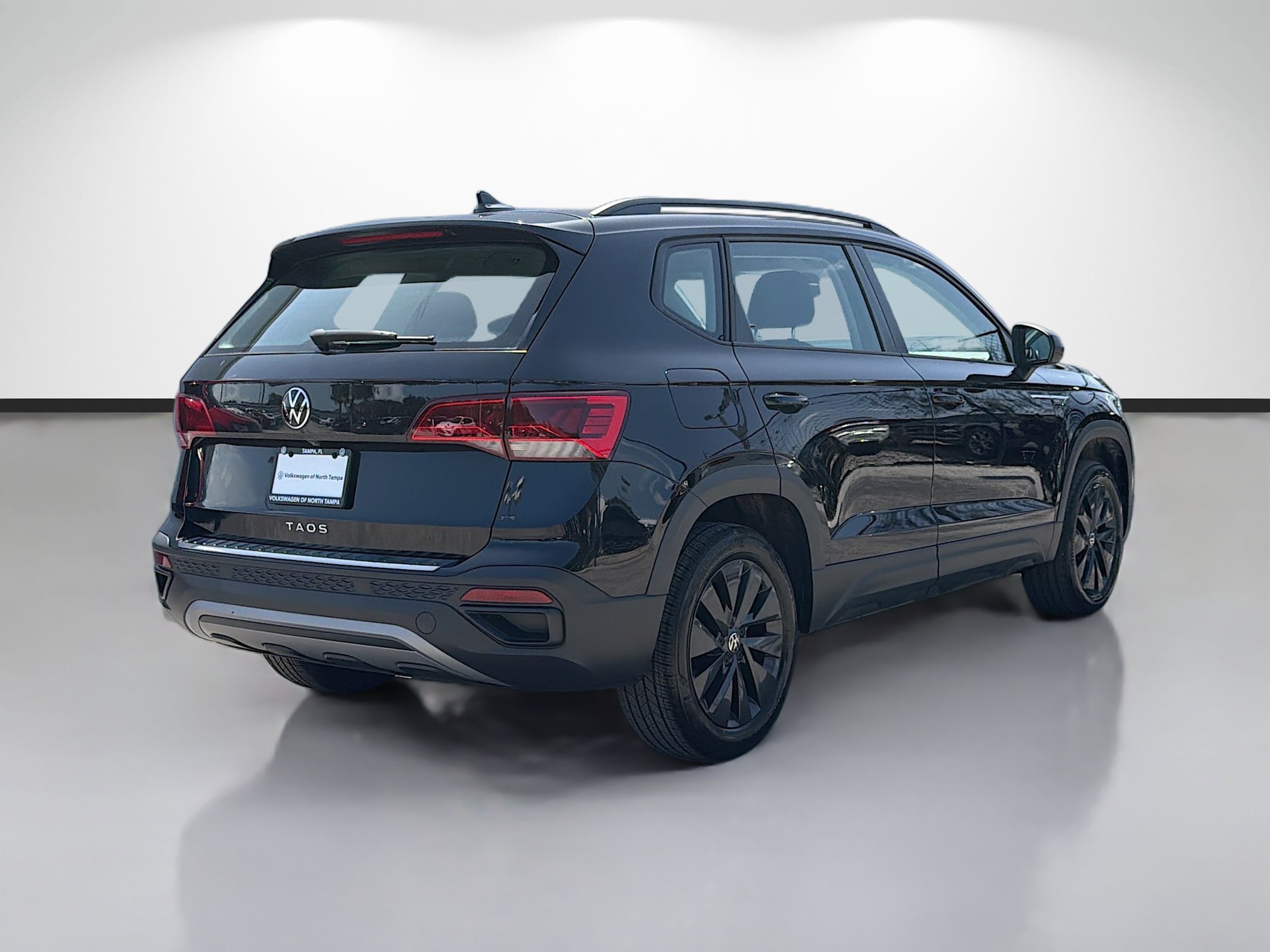 Used 2023 Volkswagen Taos S FWD image 3