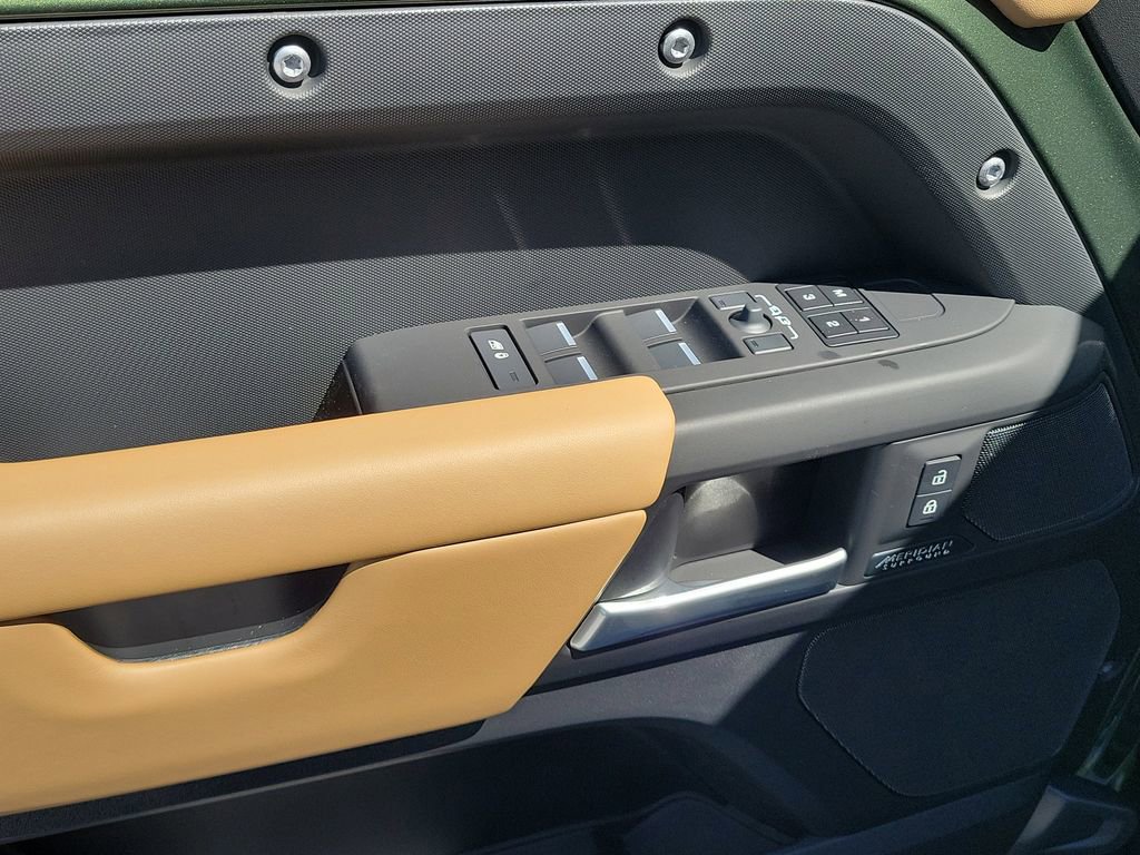 New 2026 Land Rover Defender 130 X-Dynamic SE AWD/4WD image 23