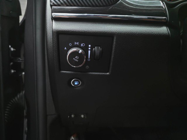 Used 2018 Jeep Grand Cherokee Trailhawk AWD/4WD image 28