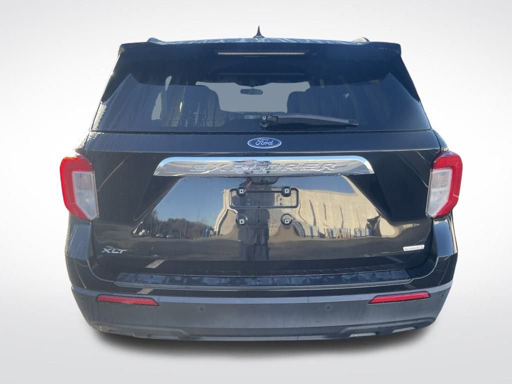 Used 2020 Ford Explorer XLT image 4