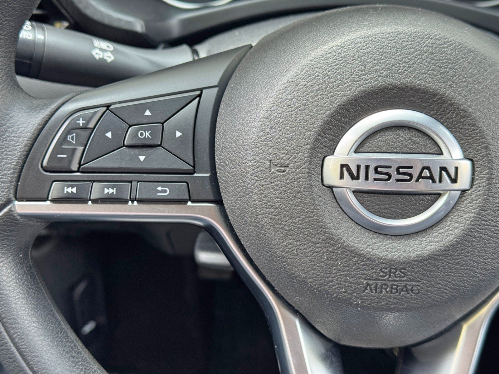 Used 2023 Nissan Sentra SV FWD image 19